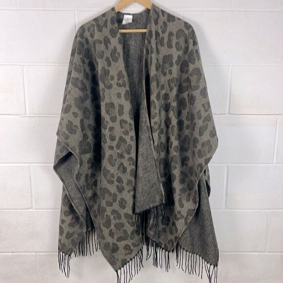 Woolrich women’s textured luxe soft leopard print blanket shawl - Picture 1 of 4